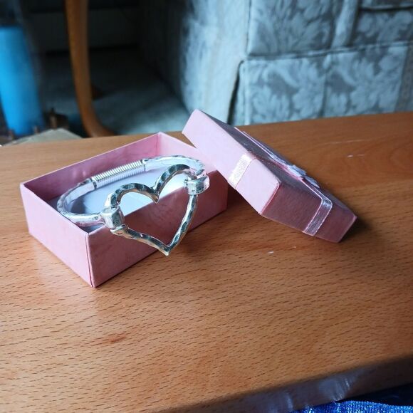 Sterling Silver Hammered Metal Heart Bangle Bracelet - Picture 9 of 10